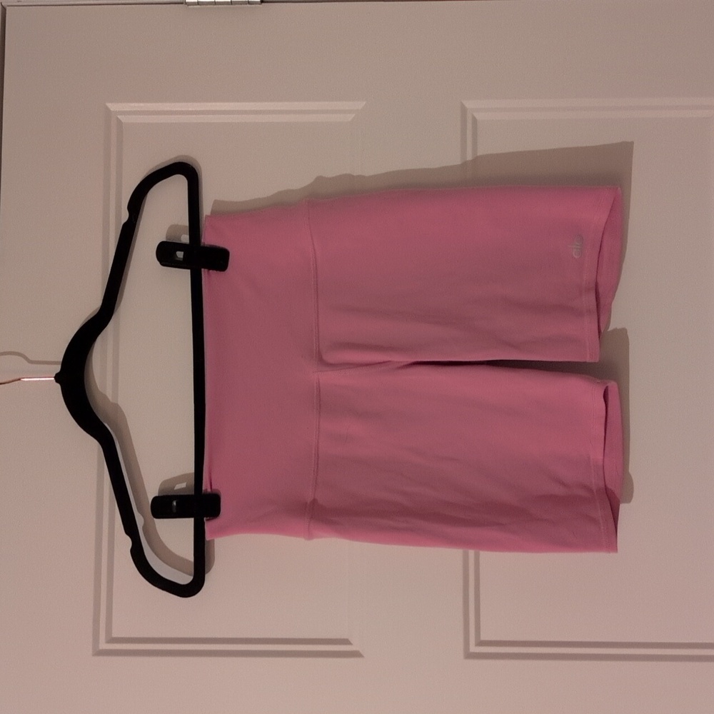 Aloyoga biker shorts pink